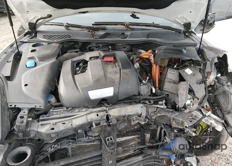 2015 Porsche Cayenne E-Hybrid S from USA, damaged, VIN WP1AE2A25FLA52876